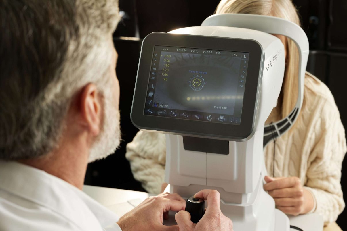 디지털 기기 사용과 눈 건강: 장시간 화면 앞에서의 시력 관리